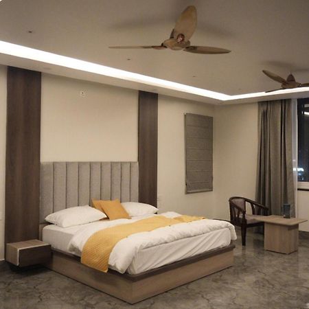 Hotel Harry Rishīkesh Esterno foto