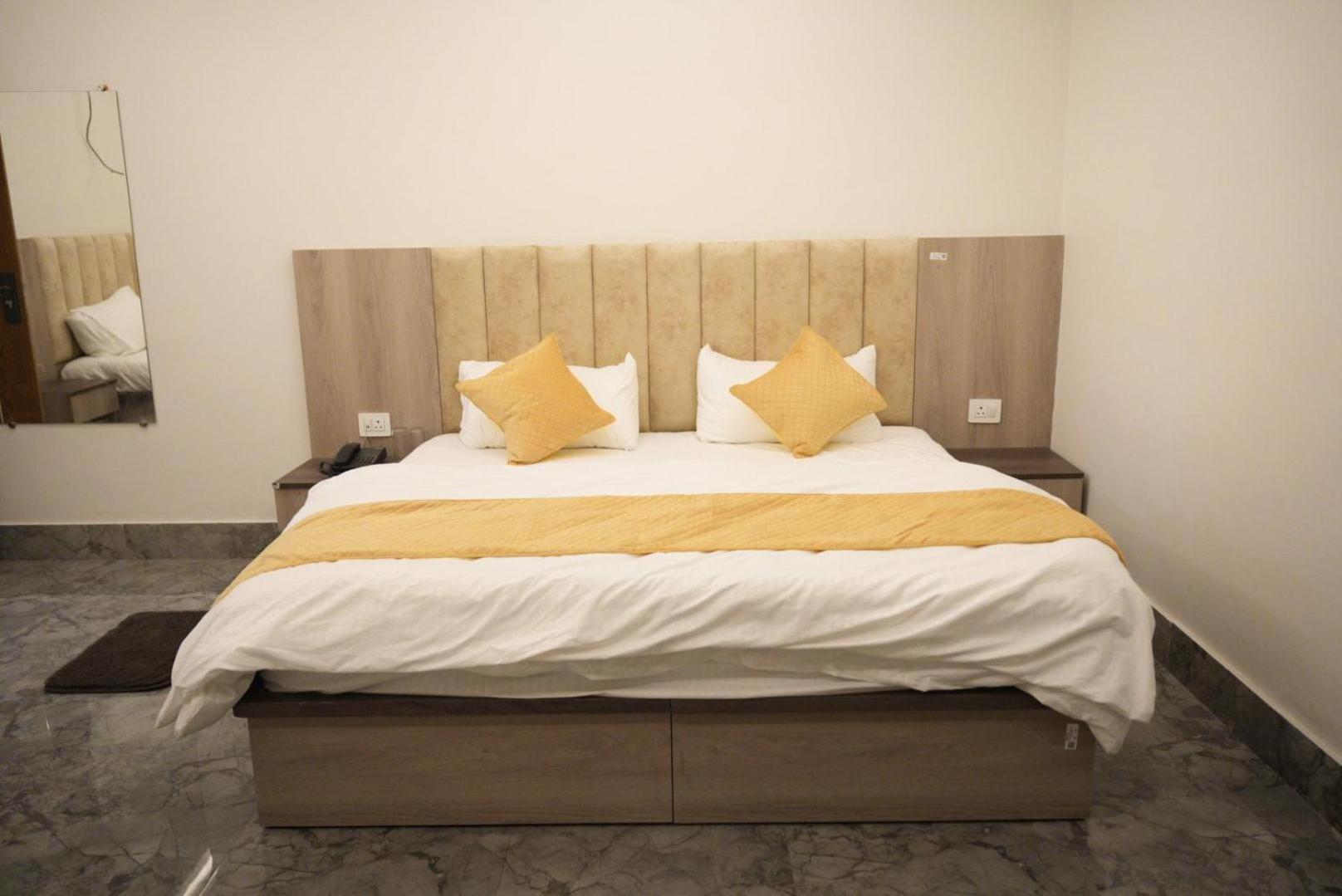 Hotel Harry Rishīkesh Esterno foto