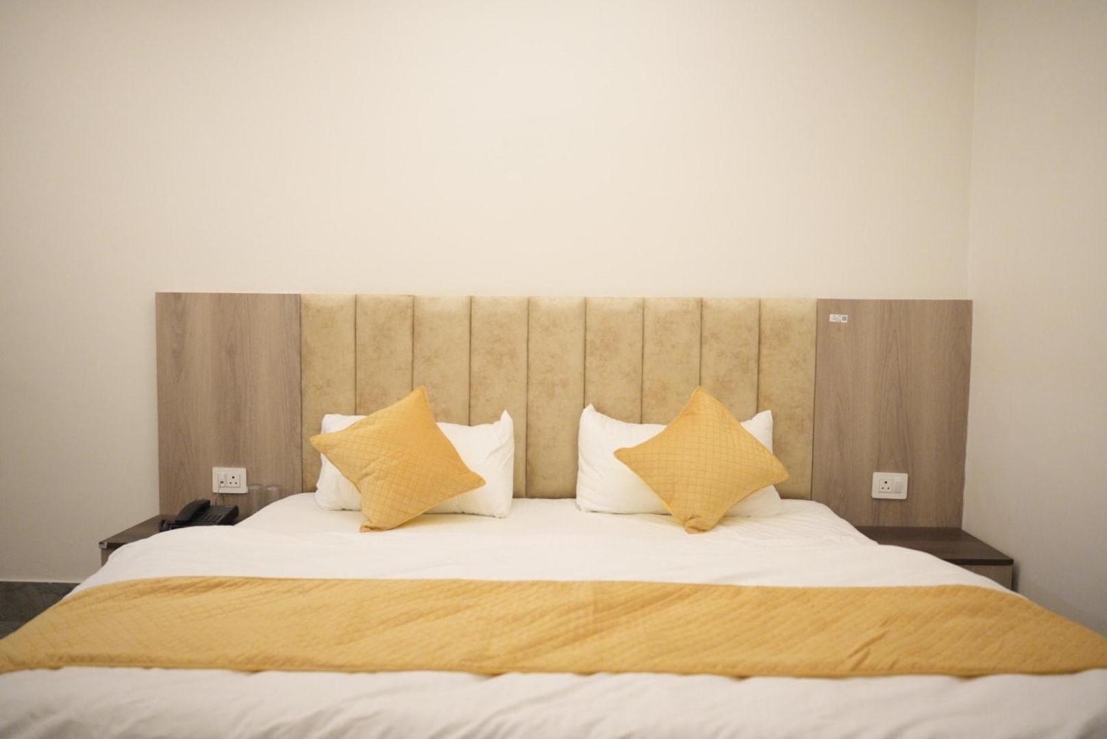Hotel Harry Rishīkesh Esterno foto
