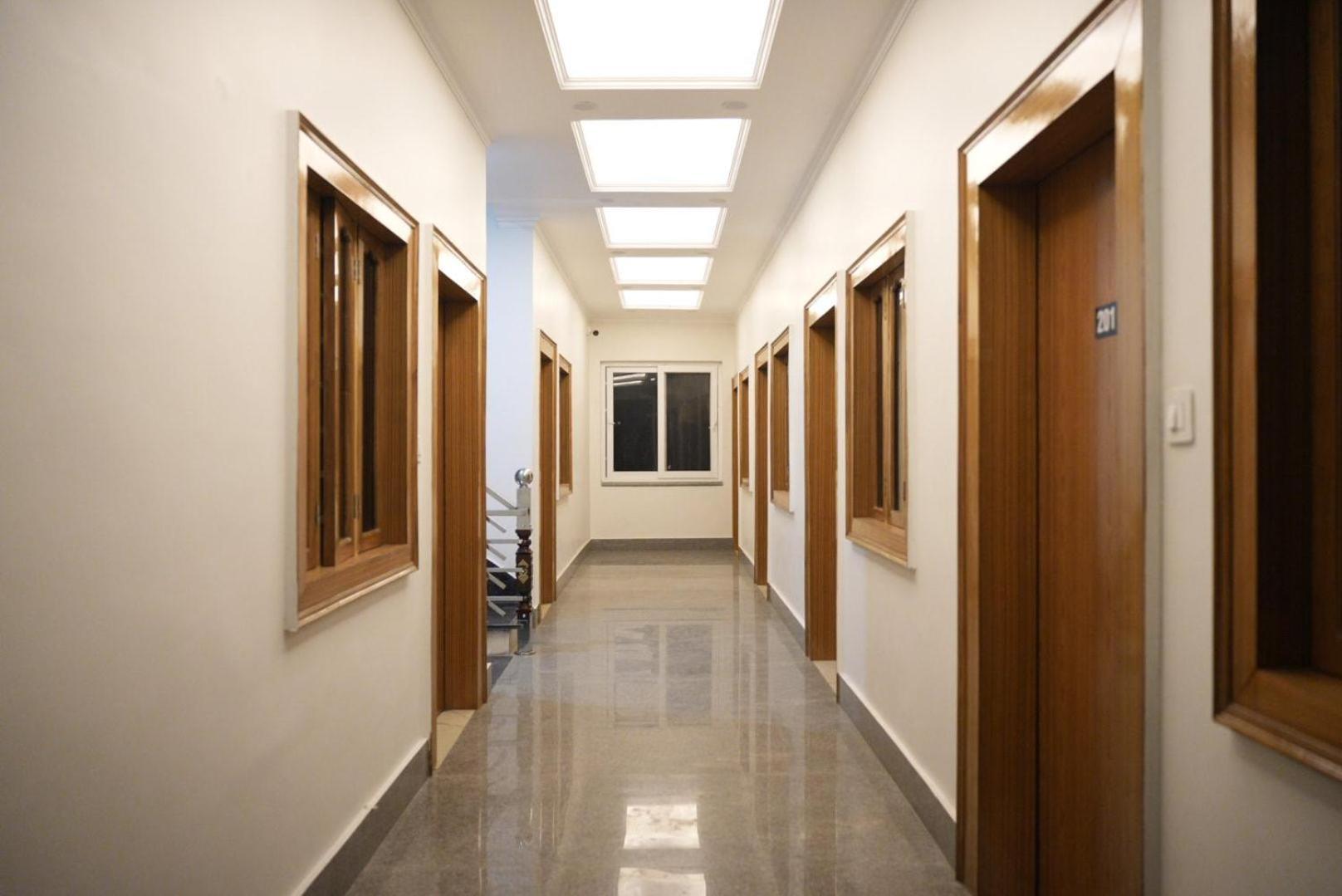 Hotel Harry Rishīkesh Esterno foto