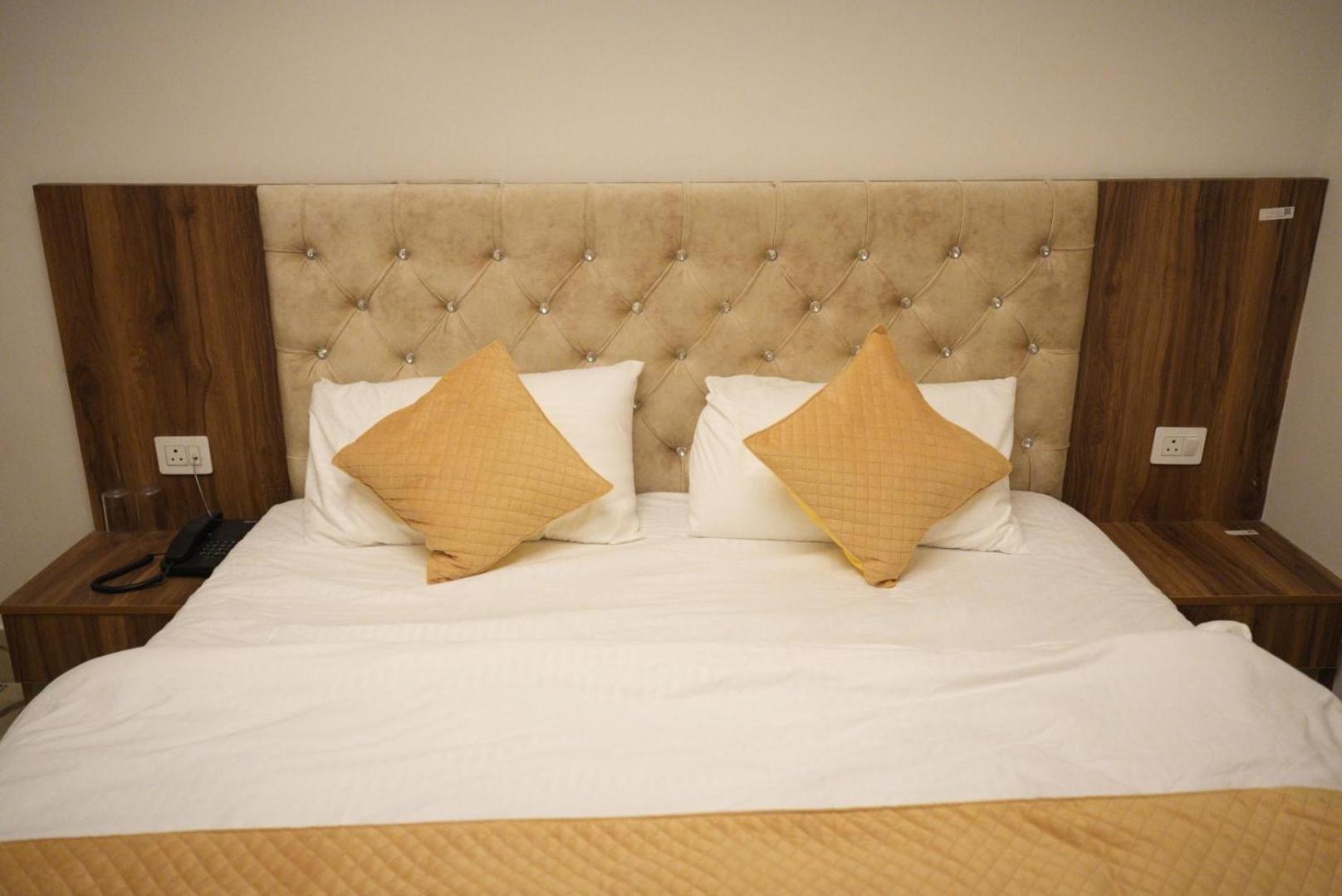 Hotel Harry Rishīkesh Esterno foto