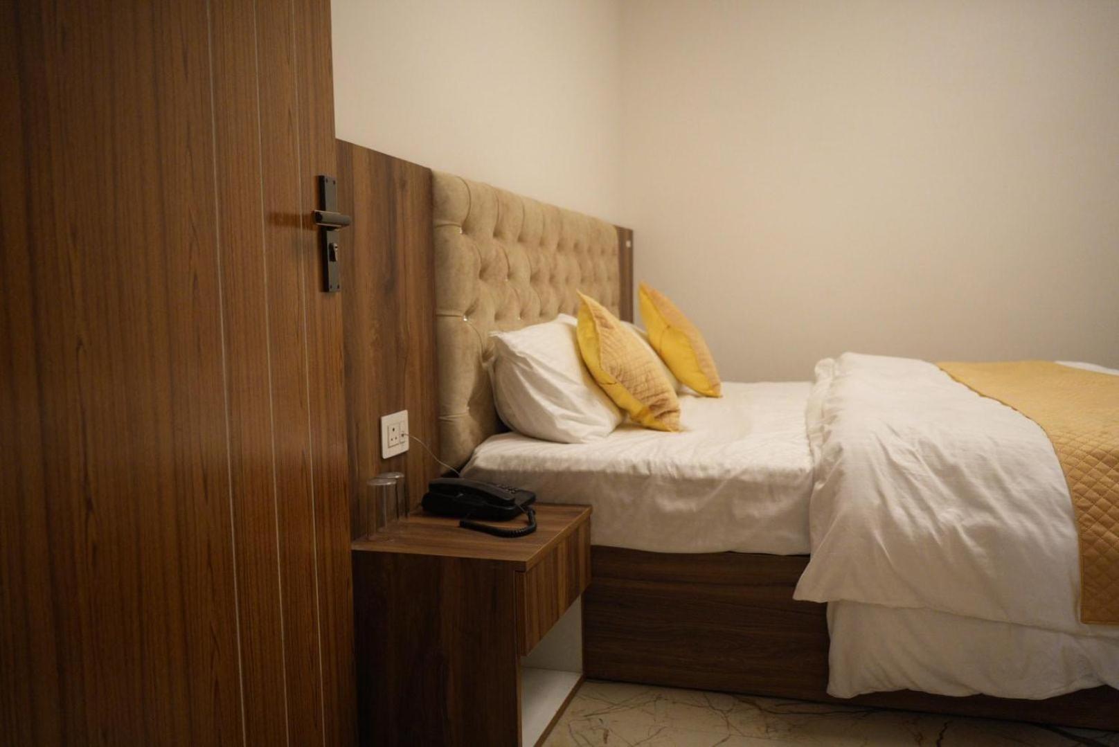 Hotel Harry Rishīkesh Esterno foto