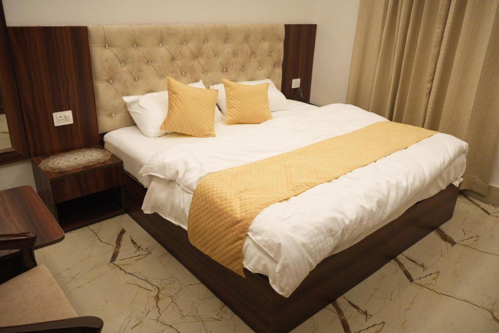 Hotel Harry Rishīkesh Esterno foto